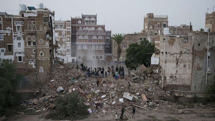 Le vendredi 12 juin 2015, après le raid dans la vieille ville de Sanaa. 
 (Alex Potter/AP/SIPA)