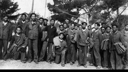 ils passèrent leur première nuit dans les cellules de la prison des Baumettes, dont la construction venait juste d’être achevée.
  ( Famille Potet)