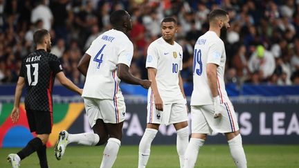 Kylian Mbappé, Ibrahima Konaté et Karim Benzema lors de France-Croatie en Ligue des nations le 13 juin 2022 au Stade de France. (FRANCK FIFE / AFP)