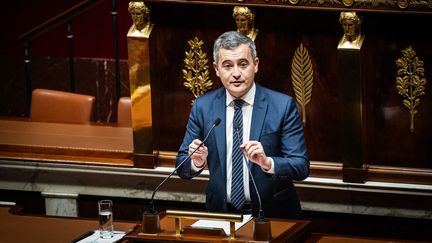 Le ministre de l'Intérieur, Gérald Darmanin, au Sénat lors des débats sur le projet de loi immigration, le 11 décembre 2023. (XOSE BOUZAS / HANS LUCAS / AFP)