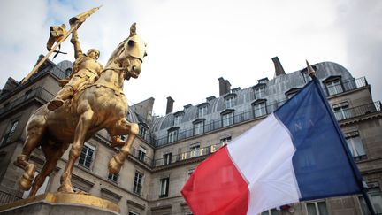 &nbsp; (Statue de Jeanne d'Arc, Place des Pyramides à Paris  © Maxppp)