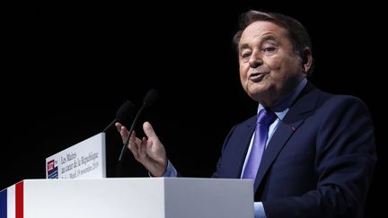 Le vice-président de l'Association des maires de France, André Laignel, le 19 novembre 2019 à Paris. (IAN LANGSDON / POOL / EPA POOL )