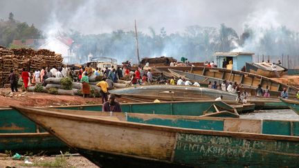 Marché aux poissons sur le port de Ggaba, lac Victoria, Ouganda. (REUTERS/Euan Denholm)