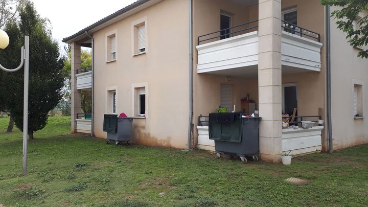 Un bâtiment récent touché par les inondations du 15 octobrec 2018, à Carcassonne, près de l'hôpital. (BENJAMIN MATHIEU / RADIO FRANCE)
