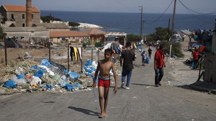 Le nouveau camp provisoire de Kara Tepe,&nbsp;près&nbsp;de Mytilène, la capitale de l'île de Lesbos. (DIMITRIS TOSIDIS / ANA-MPA / MAXPPP)