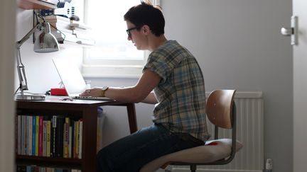 Aur&eacute;lie Filippetti envisageait que les foyers qui peuvent regarder la t&eacute;l&eacute;vision sur leur ordinateur et qui ne poss&egrave;dent pas de t&eacute;l&eacute;viseur, puissent aussi &ecirc;tre assujettis &agrave; la redevance audiovisuelle. (FLICKR SELECT / GETTY IMAGES)