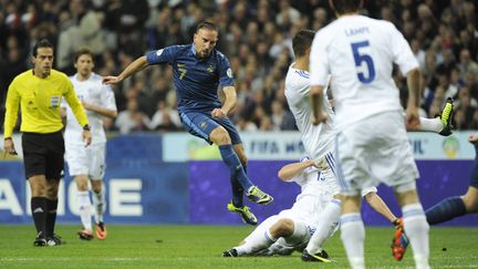 Franck Rib&eacute;ry a marqu&eacute; le premier but face &agrave; la Finlande, mardi 15 octobre 2012, au Stade de France. (JEAN MARIE HERVIO / DPPI MEDIA / AFP)