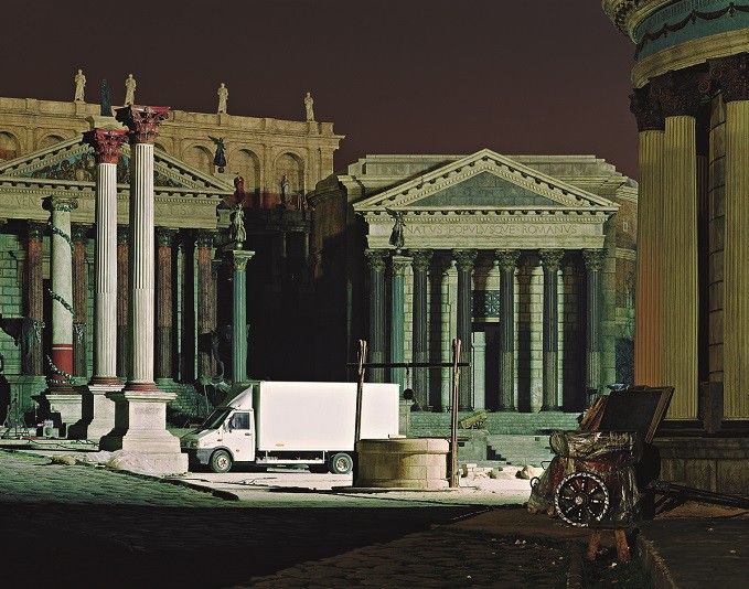 Alfred Seiland, Plateau de tournage de Rome, Studios Cinecittà, Rome, Rome, Italie, 2006.
 (Alfred Seiland, Rome Film Set, Cinecittà Studios, Rome, Rome, Italie, 2006. Avec l&#039; aimable autorisation de l&#039;artiste.)