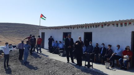 L’Autorité Palestinienne, des diplomates étrangers et des ONG se mobilisent pour éviter la destruction de l’école de Ras Al Tin, inaugurée à la dernière rentrée scolaire. (FREDERIC METEZEAU / RADIOFRANCE)