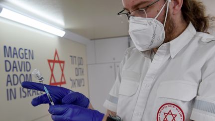 80% des 16-18 ans ont reçu au moins une dose&nbsp;de vaccin en Israël.&nbsp; (DEBBIE HILL / MAXPPP)