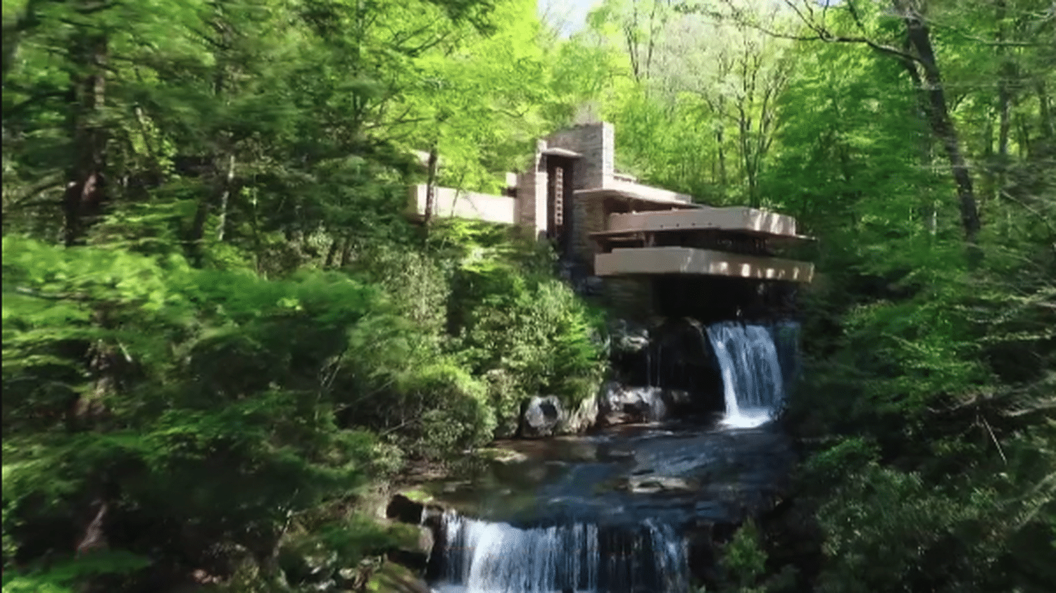 L'iconique Maison sur la Cascade de Frank Lloyd Wright entièrement