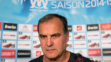 Marcelo Bielsa, symbole de la nouvelle vague d'entraîneur en Ligue 1 (BERTRAND LANGLOIS / AFP)