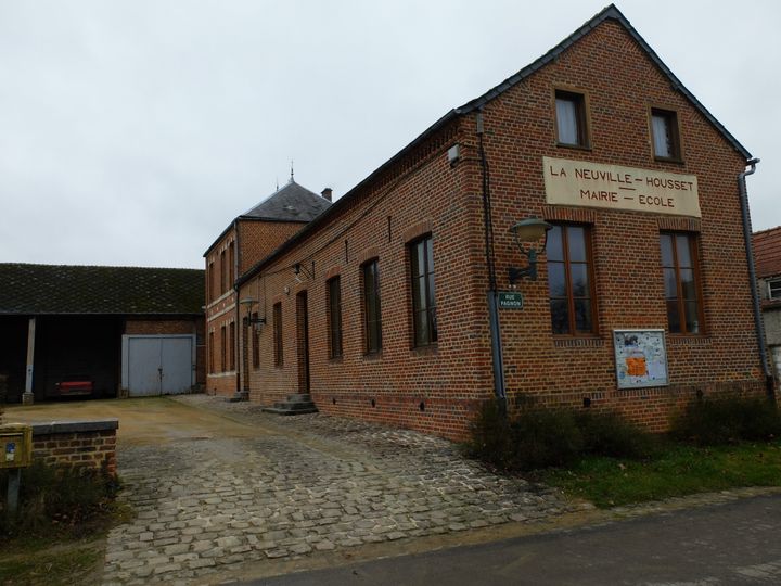 La mairie de La Neuville-Housset&nbsp;(Aisne), le mercredi 22 février 2017. (MARGAUX DUGUET / FRANCEINFO)