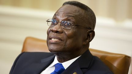 Le pr&eacute;sident du Ghana, John Atta Mills, le 8 mars 2012 &agrave; la Maison Blanche, &agrave;&nbsp;Washington (Etats-Unis), lors d'une rencontre avec le pr&eacute;sident am&eacute;ricain Barack Obama. (JOSHUA ROBERTS / REUTERS)