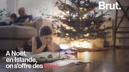 S'offrir des livres et passer la soirée à lire au coin du sapin… En Islande, la tradition à Noël, c'est ça.