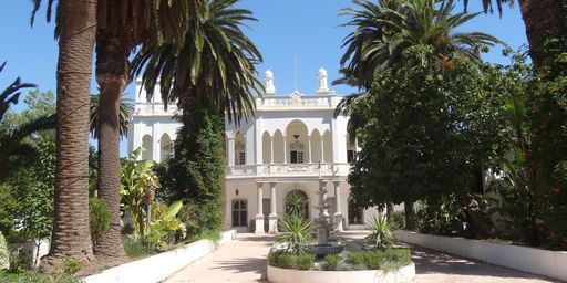 Le palais des Rêves, siège de la HAICA. Il aurait été construit au début du XIXe par un Italien, fou amoureux de son épouse. Un symbole aujourd'hui pour la démocratie en Tunisie.  (FTV - Laurent Ribadeau Dumas)