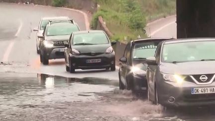 Intempéries : d'importants dégâts après les orages, 28 départements toujours en alerte orange