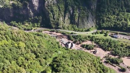 Intempéries : au cœur d'un village dévasté de la vallée d'Aspe (France 2)