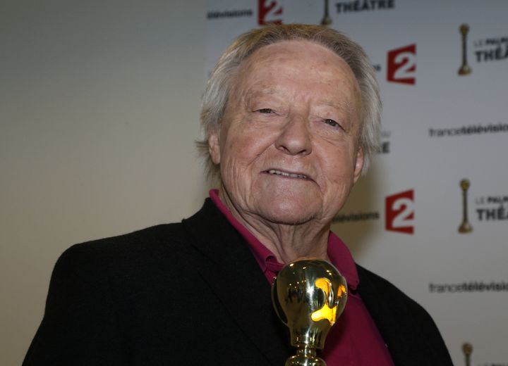 Roger Dumas a reçu le "coup de cœur" lors du&nbsp;Palmarès du théâtre, le 28 avril 2013, pour&nbsp;"L'étudiante et Monsieur Henri".&nbsp; (FRANCOIS GUILLOT / AFP)