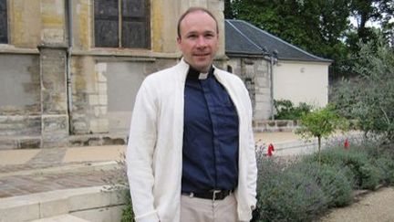 Le prêtre catholique français Georges Vandenbeusch (photo prise à Sceaux, Hauts-de-Seine, le 21-7-2011). Il avait été enlevée le 13 novembre 2013 par des hommes armés dans le nord du Cameroun, près de la frontière avec le Nigéria. Le groupe islamiste armé nigérian Boko Haram avait affirmé le détenir.  (AFP - Ville de Sceaux (92330))