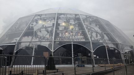 &nbsp; (Bulle de plastique sur le Champ de Mars  © Nathalie Bourrus - Radio France)