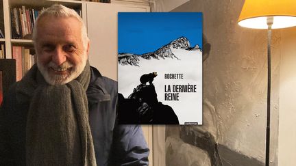 L'auteur de bande dessinée Jean-Marc Rochette dans son atelier à Paris, le 5 décembre 2022 (LAURENCE HOUOT / FRANCEINFO CULTURE)