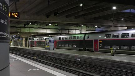 SNCF : un conducteur se suicide en plein trajet