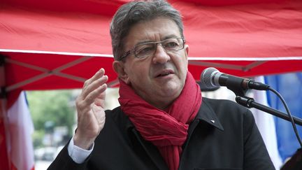 Jean-Luc M&eacute;lenchon a f&eacute;licit&eacute; mardi 12 mai 2015&nbsp;Florian Philippot "de nous avoir d&eacute;barrass&eacute;s" de Jean-Marie Le Pen, qu'il qualifie de&nbsp;"vieux fasciste".&nbsp; (CITIZENSIDE / PATRICE PIERROT / AFP)