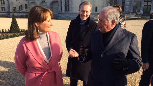 Ségolène Royal avec le mécène américain Steven Schwarzman, au château de Chambord, le 19 février 2017. (CAPTURE ECRAN FRANCE 3 CENTRE-VAL DE LOIRE)