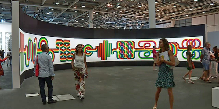 "La Longue Marche" (1974) par l'artiste Argentin Julio Le Parc
 (France 3 / Culturebox)