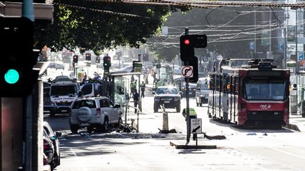 Une voiture a foncé dans la foule, jeudi 21 décembre 2017 à Melbourne en Australie. (MARK PETERSON / AFP)