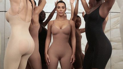 La star de téléréalité Kim Kardashian a lancé une nouvelle ligne de lingerie, baptisée Kimono. (REUTERS)