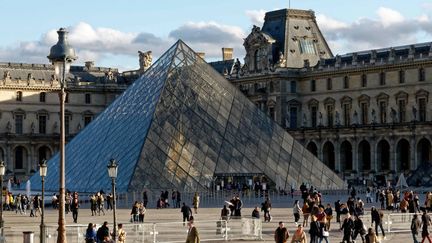 Le Louvre, la pyramide, l'entrée principale (15 novembre 2018)
 (Daniel Fouray / PhotoPQR / Ouest-France / MaxPPP)