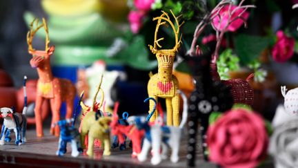 Figurines réalisées par le détenu Nguyen Van Chuong (photo prise le 24 avril 2018 à Hanoi)
 (Nhac Nguyen / AFP)