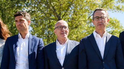 Aurélien Pradié, Eric Ciotti et Bruno Retailleau (de gauche à droite), le 17 septembre 2022, à La Ciotat (Bouches-du-Rhône). (CLEMENT MAHOUDEAU / AFP)