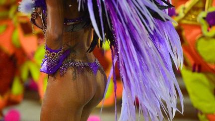 Deuxième nuit de défilé de carnaval au Sambodrome de Rio de Janeiro, au Brésil, le 3 mars 2014. (CHRISTOPHE SIMON / AFP)