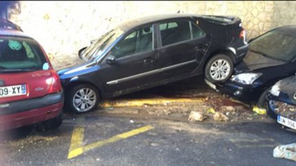 C'est dans cette voiture que les pilleurs ont vol&eacute; un autoradio, dans la nuit du 3 au 4 octobre 2015, &agrave; Cannes. (  FRANCE 3)