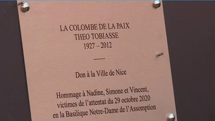 C'est une semaine de commémorations qui se poursuit à Nice (Alpes-Maritimes), un an après l'attentat à la cathédrale de Notre-Dame de Nice. Hélène Maman, journaliste France Télévisions, était présente aux cérémonies d'hommage ce vendredi 29 octobre. (FRANCE 3)