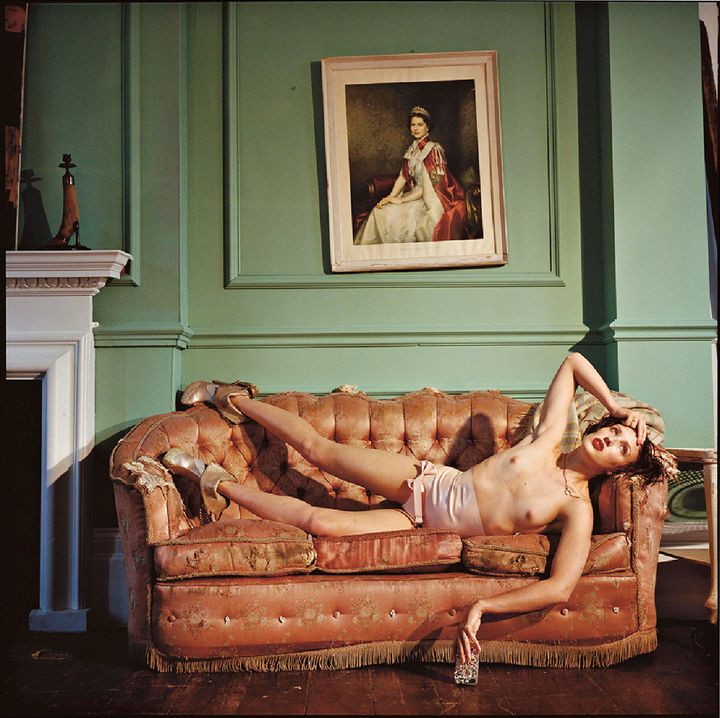 Bettina Rheims, "Georgie Bee wearing her own amazing shoes", juin 2013, Londres
 (Bettina Rheims)