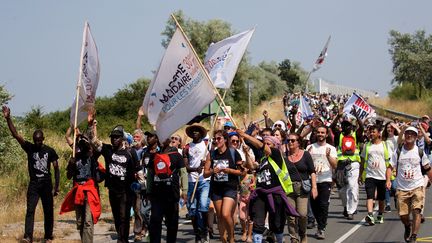 Marche solidaire des migrants à Calais,&nbsp;le 7 juillet 2018. (JOHAN BEN AZZOUZ / MAXPPP)