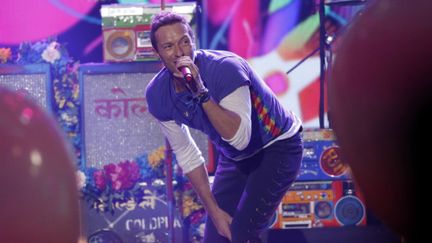 &nbsp; (Chris Martin, le leader de Coldplay, sur la scène des American Music Awards le 22 novembre dernier © REUTERS/Mario Anzuoni)