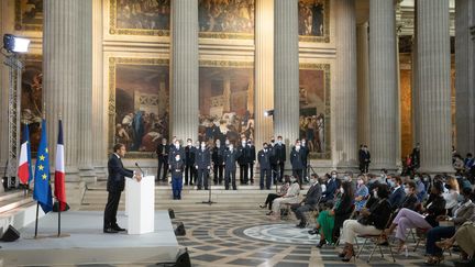 Cérémonie au Panthéon, vendredi 4 septembre 2020, des 150 ans de la proclamation de la IIIe République en présence du président Emmanuel Macron qui a remis les papiers de naturalisation française à cinq citoyens. (FRED DUGIT / MAXPPP)