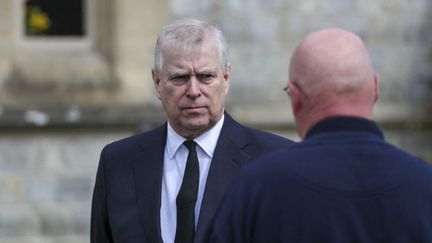 Le prince Andrew, à l'issue de la messe d'hommage à son père, le prince Philip, à Londres (Royaume-Uni), le 11 avril 2021. (STEVE PARSONS / POOL / AFP)