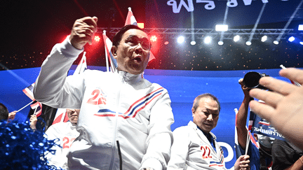 Le Premier Ministre Thaï Prayut Chan-O-Cha en campagne électorale à Bangkok le 12 mai 2023 (LILLIAN SUWANRUMPHA / AFP)