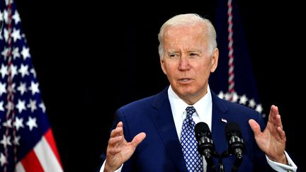 Le président des Etats-Unis, Joe Biden, le 17 mai 2022 lors de sa visite à Buffalo, après la fusillade qui a fait dix morts le samedi précédent. (NICHOLAS KAMM / AFP)