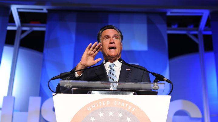 Mitt Romney prononce un discours &agrave; Los Angeles le 17 septembre 2012. (NICHOLAS KAMM / AFP)