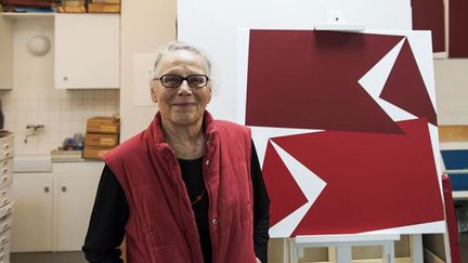 Vera Molnar dans son atelier Centre Pompidou Bibliothèque Kandinsky (Jean-Christophe Mazur)