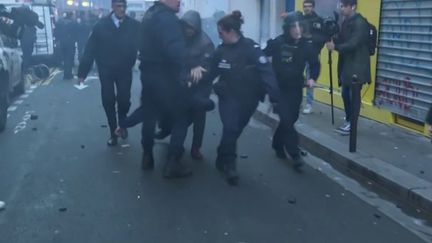 Fusillade à Paris : une manifestation kurde dégénère, plusieurs policiers blessés (FRANCE 3)