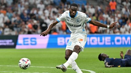 Le milieu de terrain Geoffrey Kondogbia lors du match contre le Stade de Reims au Stade Vélodrome le 25 août 2024 à Marseille. (MIGUEL MEDINA / AFP)