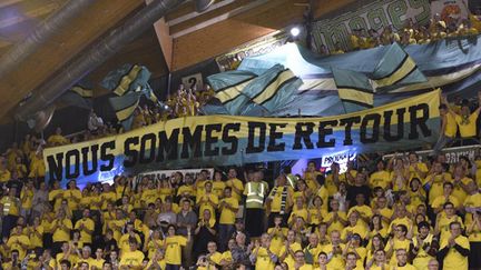 Les Ultras Green saluent le retour du CSP Limoges en Euroleague (PASCAL LACHENAUD / AFP)